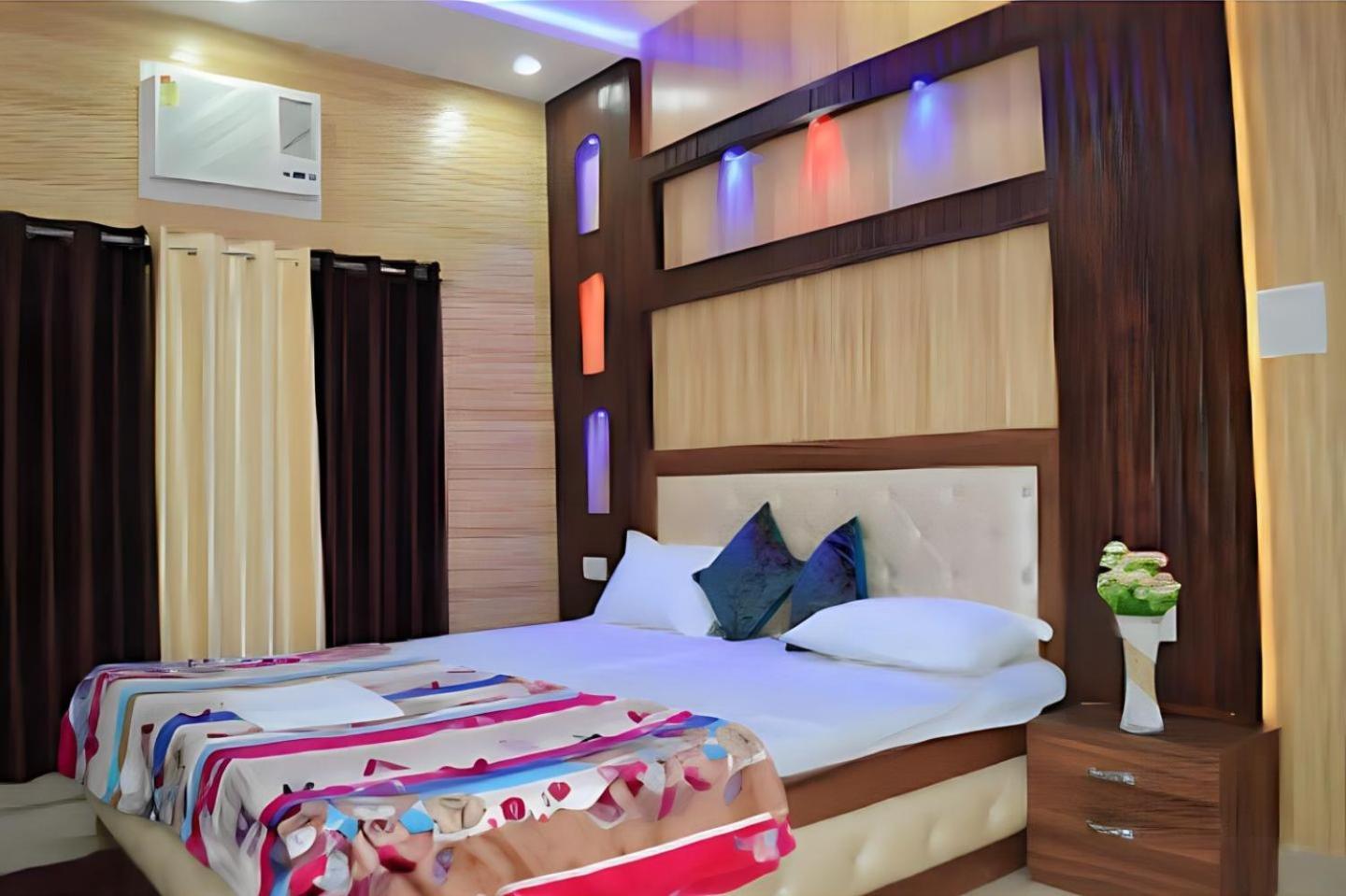 Taj Square A Luxurious Family Homestay Agra  Eksteriør billede