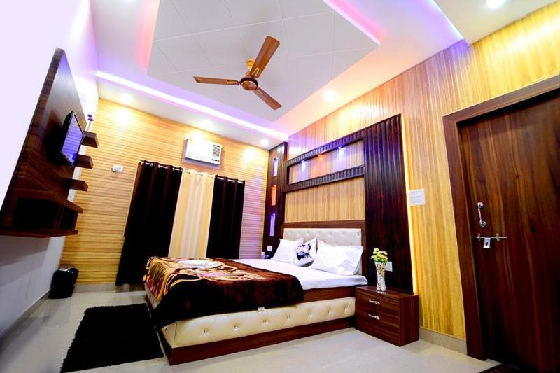 Taj Square A Luxurious Family Homestay Agra  Eksteriør billede