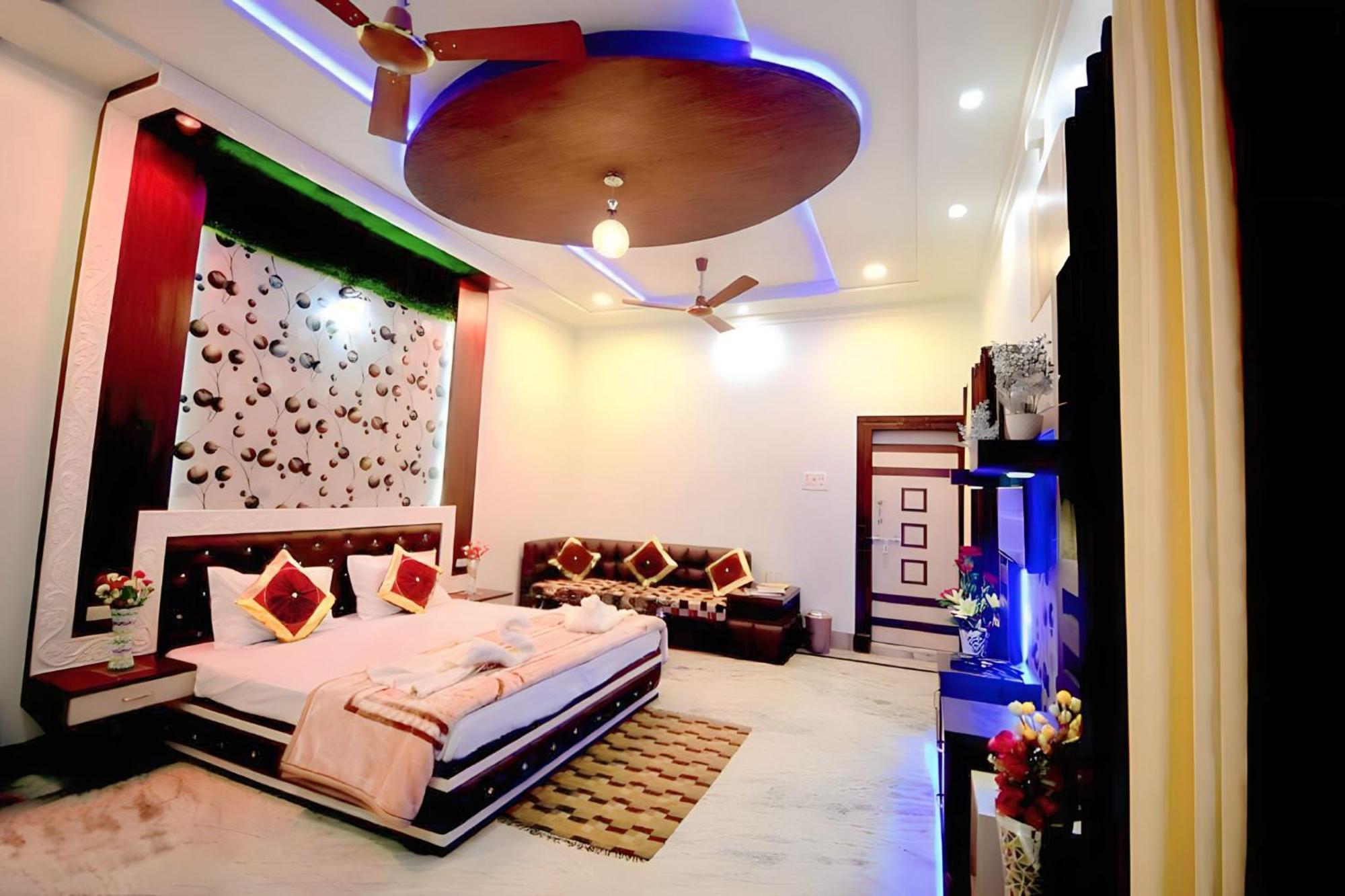 Taj Square A Luxurious Family Homestay Agra  Eksteriør billede