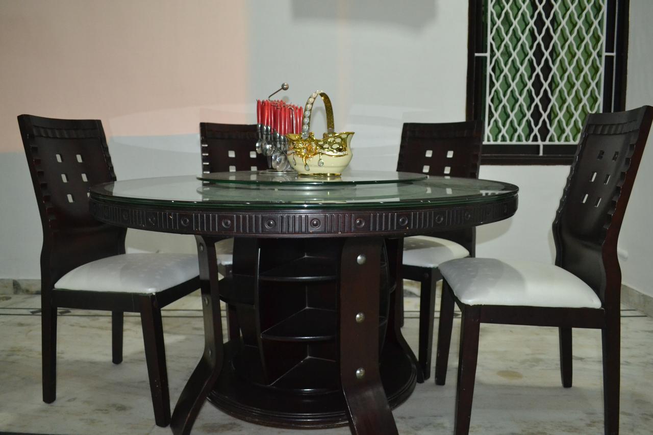 Taj Square A Luxurious Family Homestay Agra  Eksteriør billede
