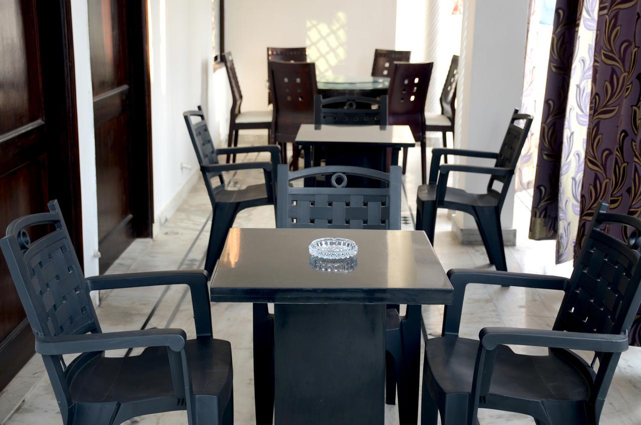 Taj Square A Luxurious Family Homestay Agra  Eksteriør billede