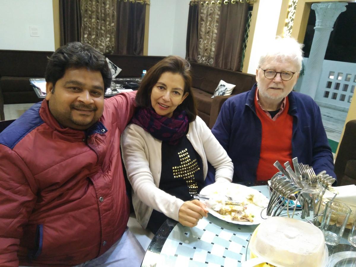 Taj Square A Luxurious Family Homestay Agra  Eksteriør billede